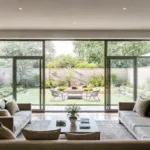 Exemplos porta correr vidro que transformam seu ambiente